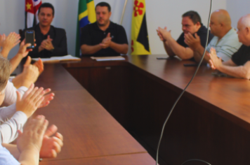 Foto - Sessão de Pòsse